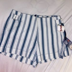 Striped high waist shorts with zipper back